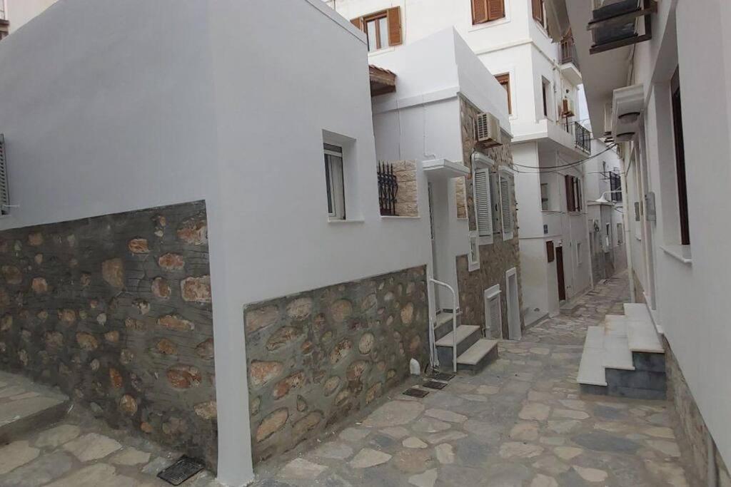 Syros Stone Yard House Villa แอร์มูโปลี ภายนอก รูปภาพ
