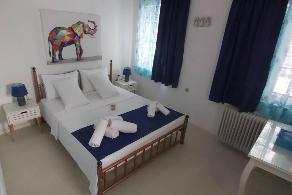 Syros Stone Yard House Villa แอร์มูโปลี ภายนอก รูปภาพ